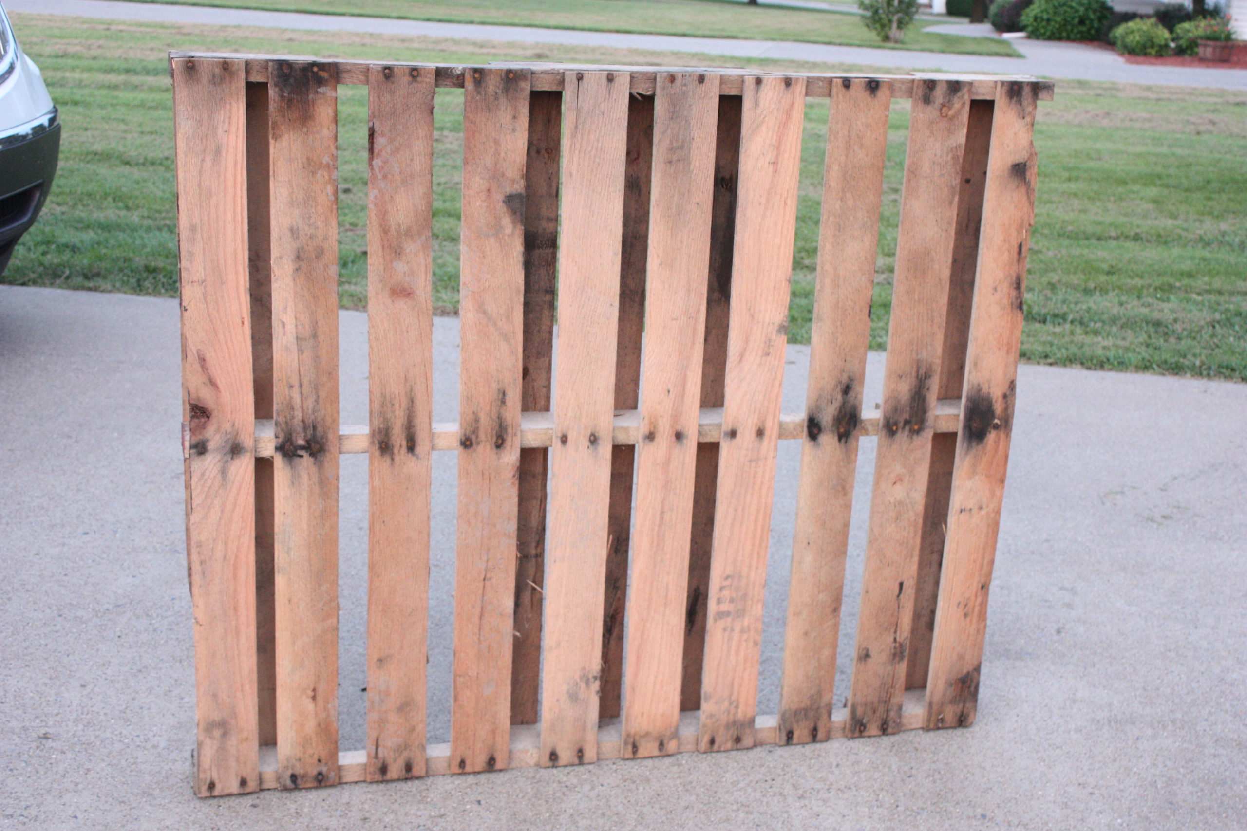Easy diy pallet coat rack re fabbed