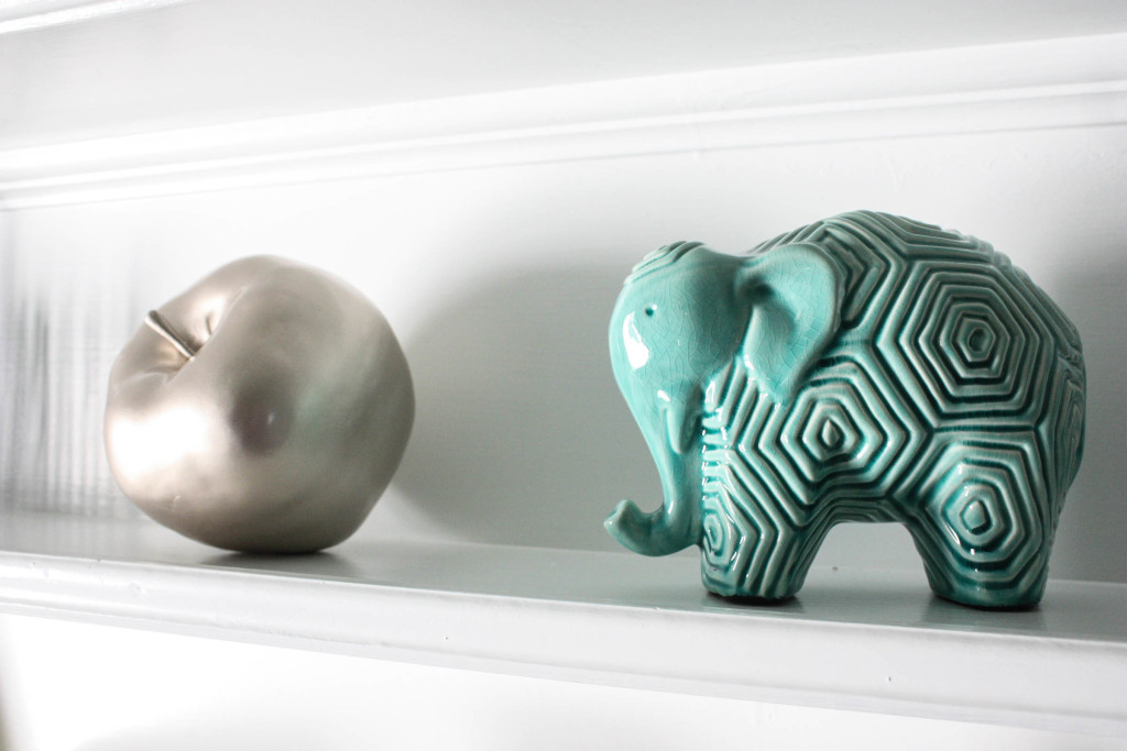 elephant and apple shelving decoration