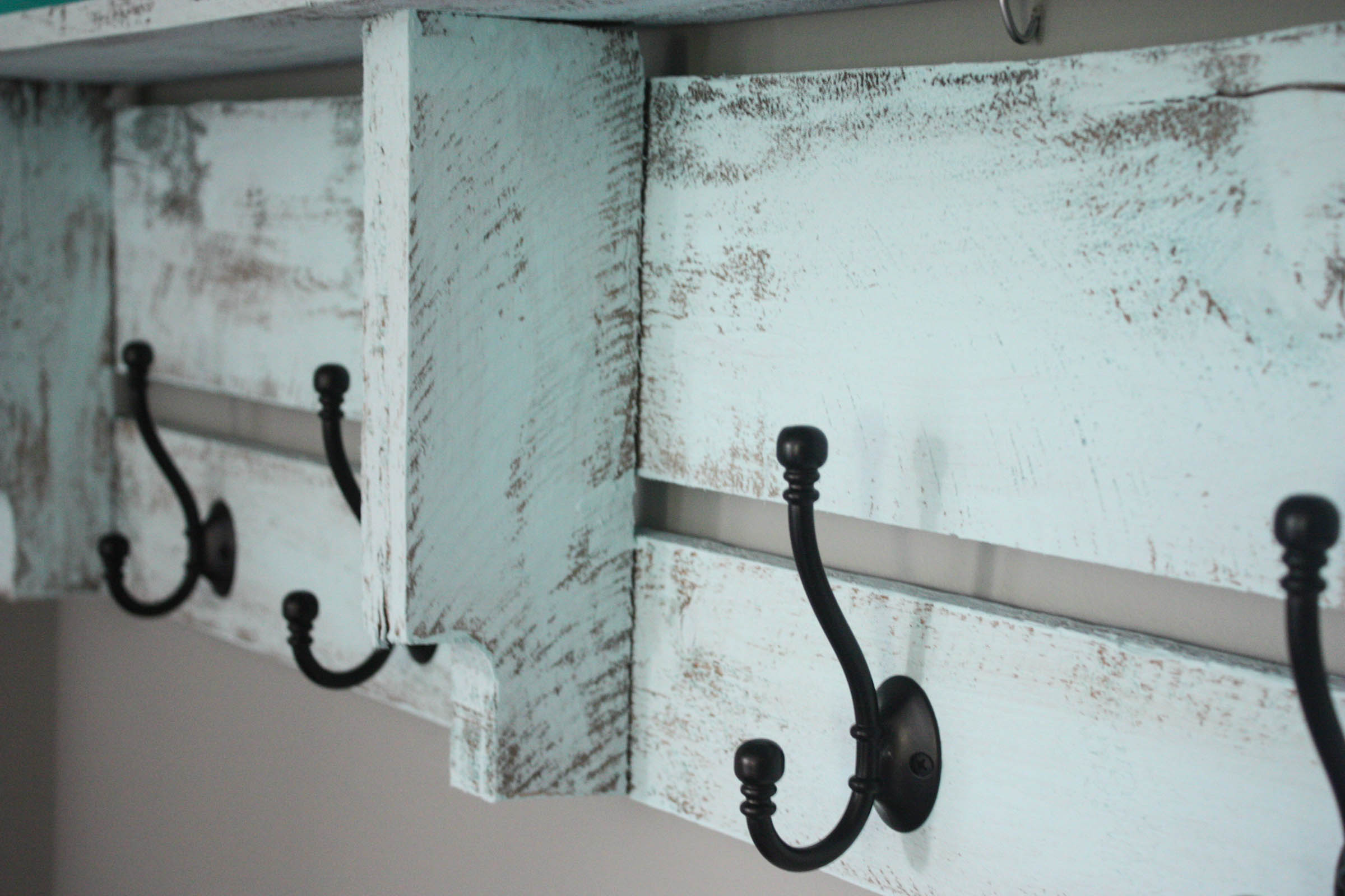 Easy DIY Pallet Coat Rack