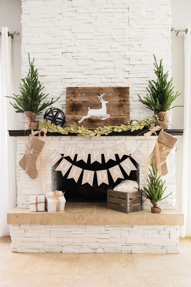 Christmas Mantle Roundup