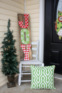 How to make a DIY Joy Pallet Sign for your porch