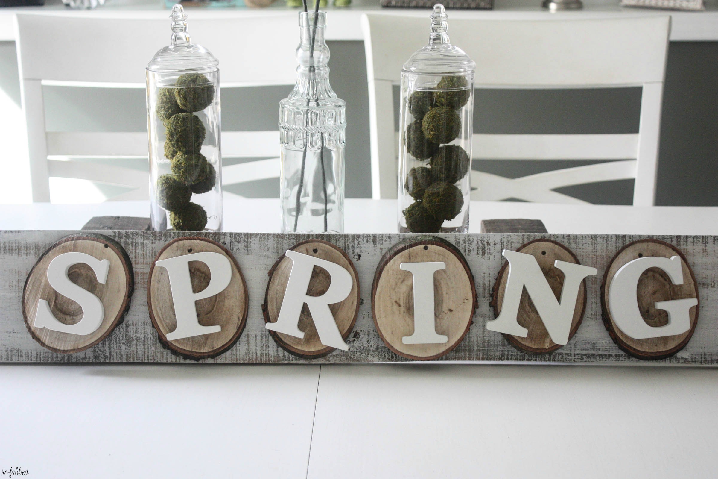 DIY Spring Pallet Sign with Wood Slices