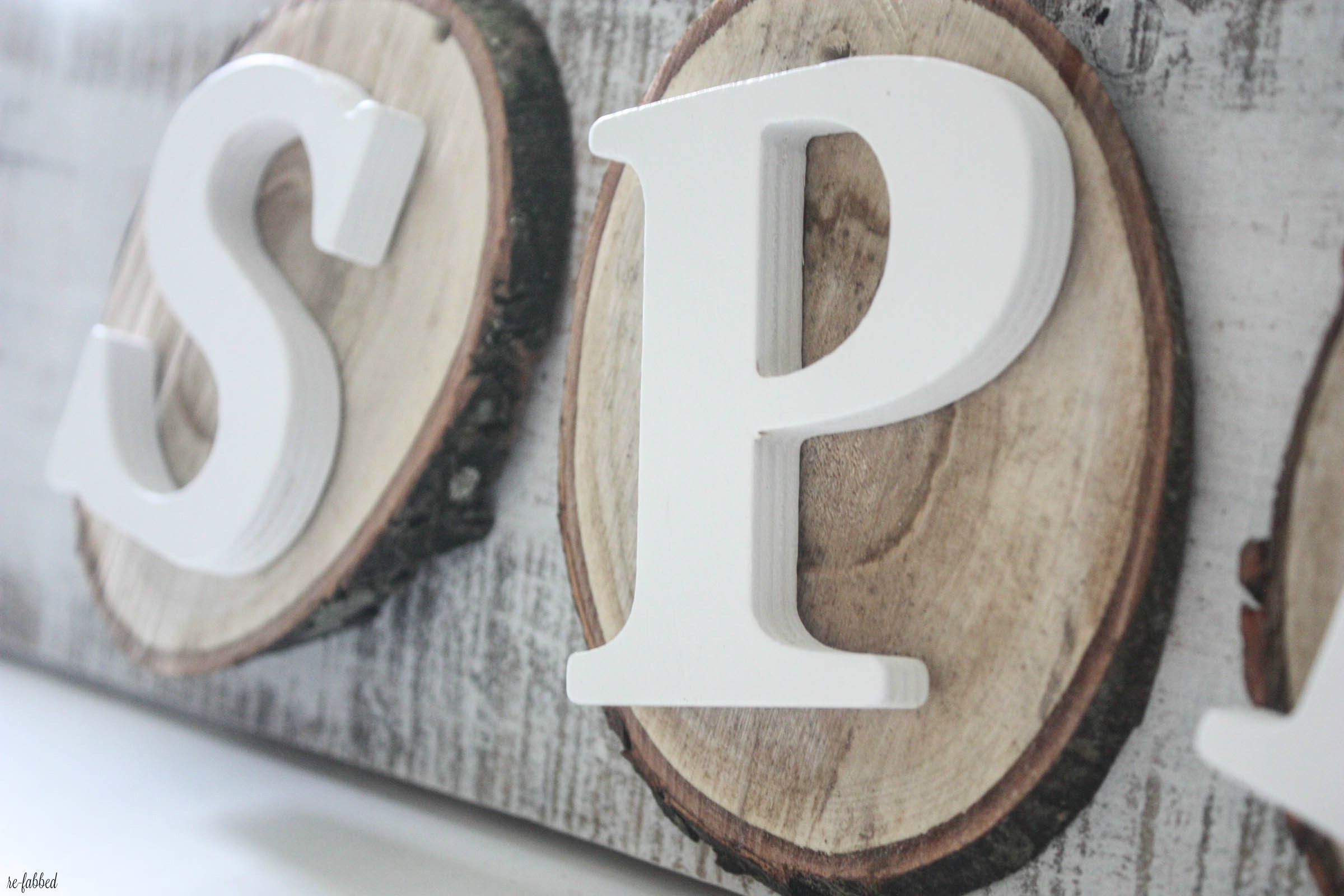 DIY Spring Pallet Sign with Wood Slices