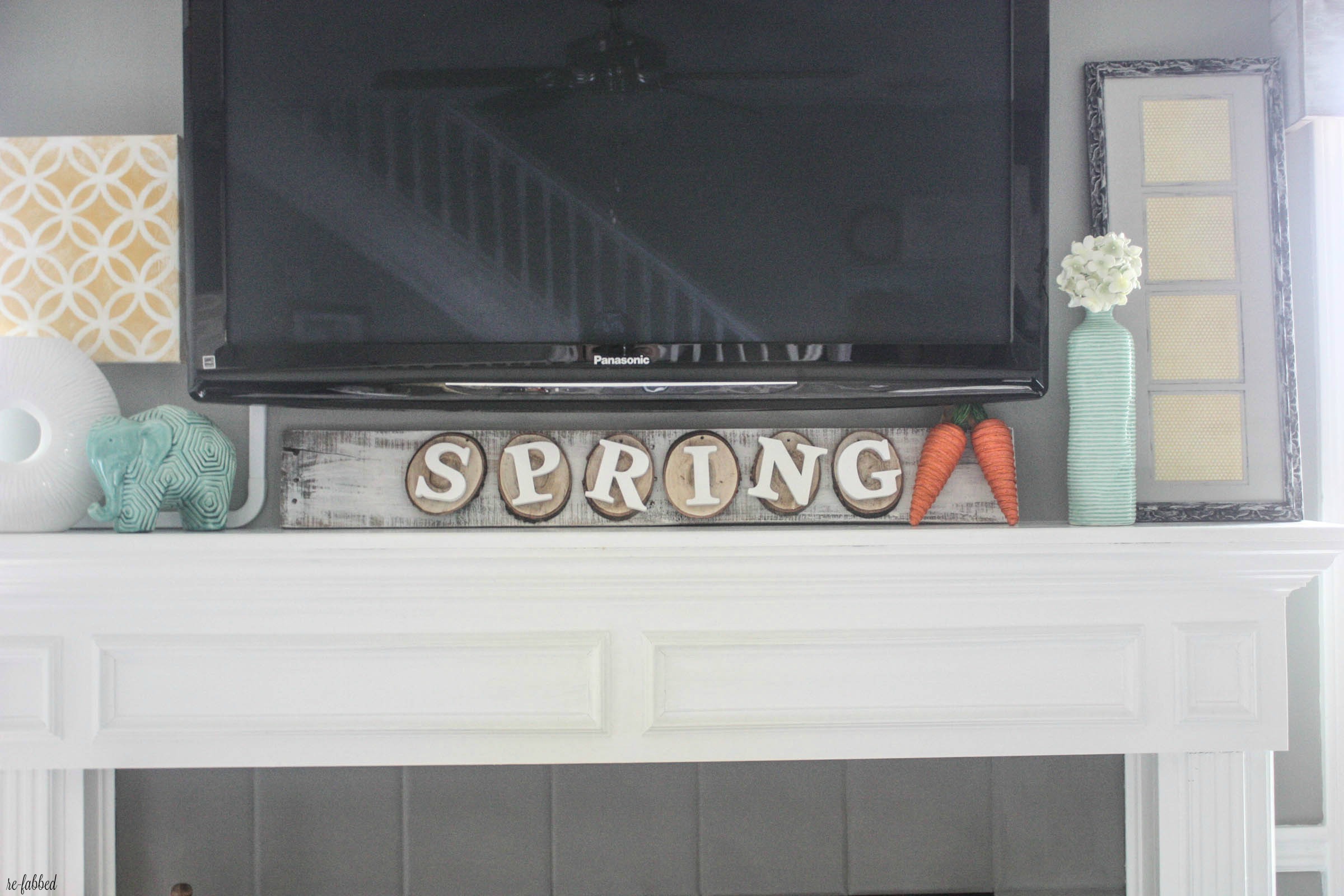 DIY Spring Pallet Sign with Wood Slices