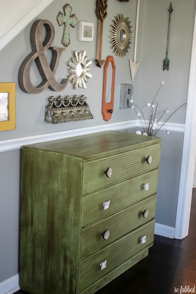 How to achieve a dramatic distressed finish using dark wax and chalky paint!