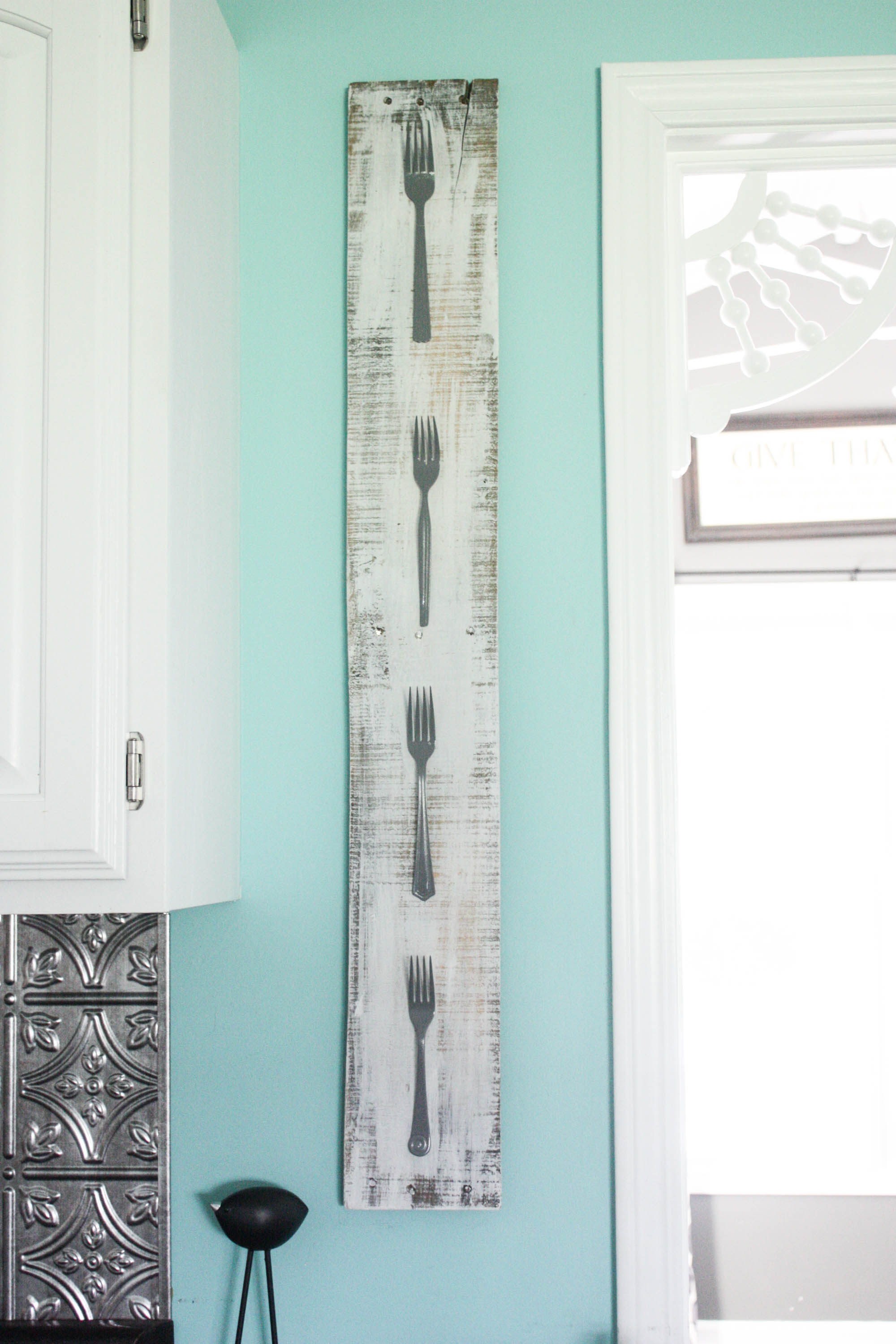 DIY Kitchen Wall Art {Using Random Forks}