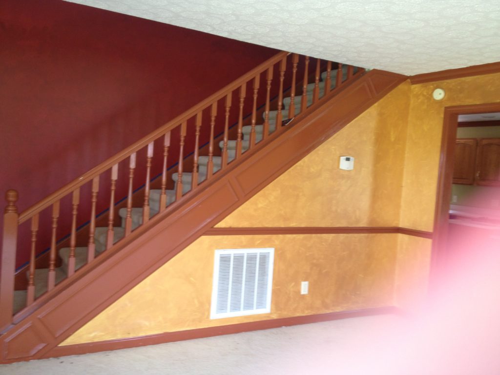 Living Room Before Foreclosure