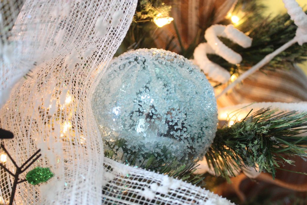 How to decorate a Christmas tree the EASY way! Step by step instructions!