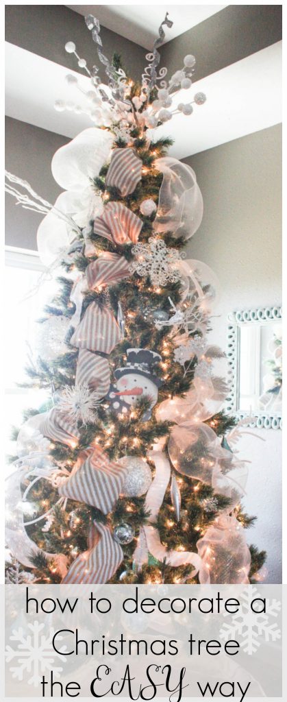 How to decorate a Christmas tree the EASY way! Step by step instructions to give you the most BEAUTIFUL tree! Click now for full instructions!