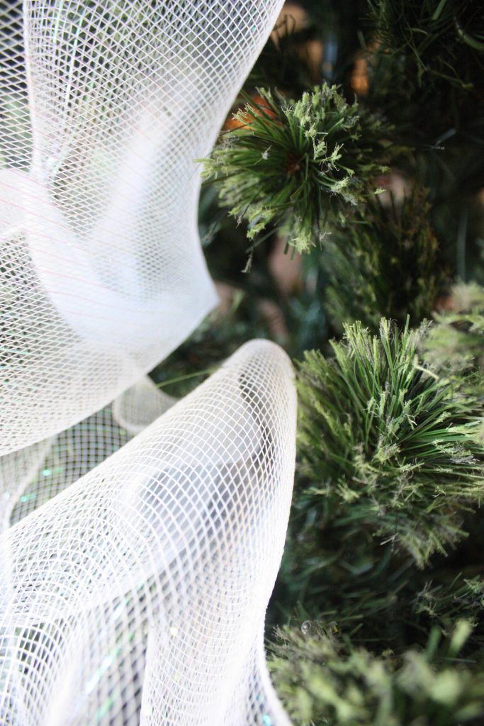 How To Decorate A Christmas Tree From Start To Finish The Easy Way How To Decorate A Christmas Tree From Start To Finish The Easy Way