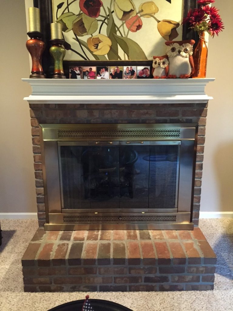 How to whitewash a brick fireplace tutorial PLUS how to paint that brassy finish
