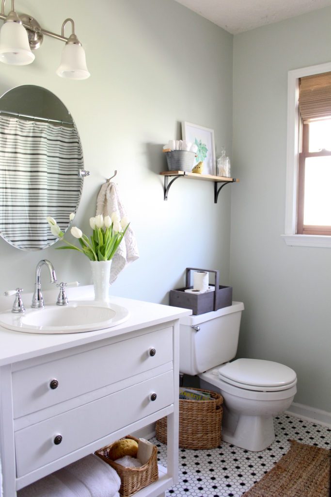 Gorgeous Farmhouse Inspired Bathroom