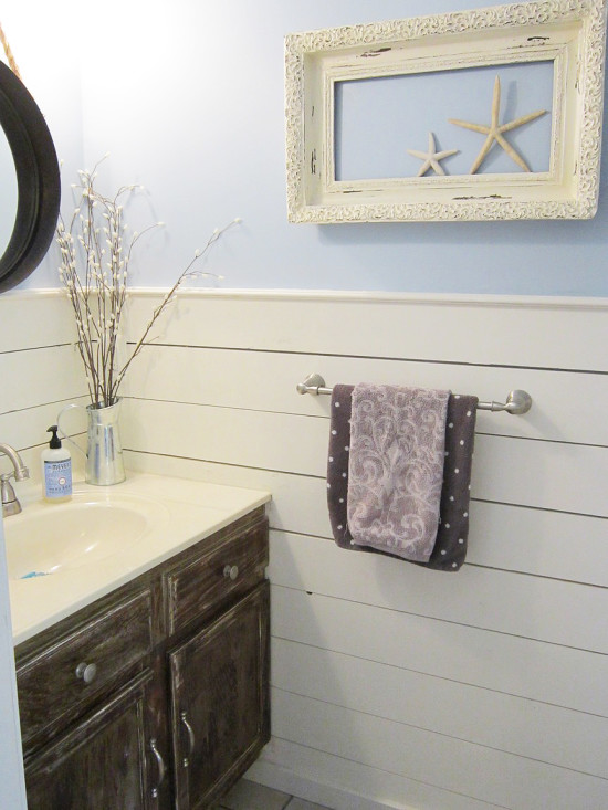 Farmhouse Small Bathroom Makeover