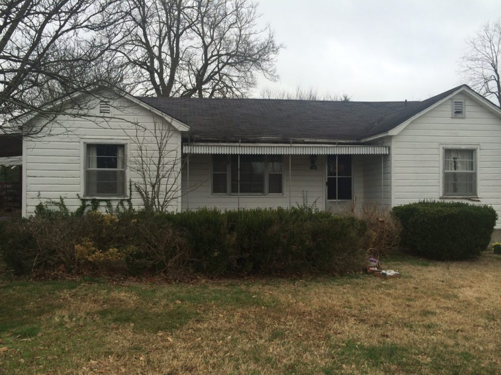 This major fixer upper got extensive renovations and it has turned out to be the star of the show! You have GOT to check this out exterior before and after!