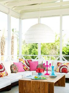 Gorgeous pink inspiration to incorporate into your outdoor decorating this Spring!