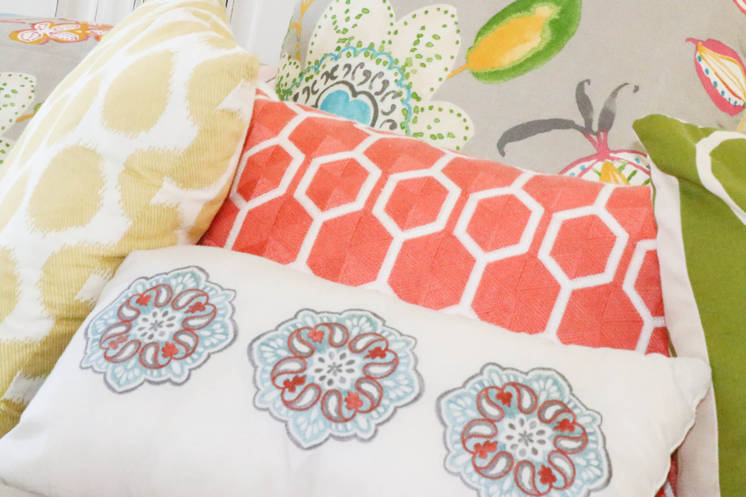 coral bedroom