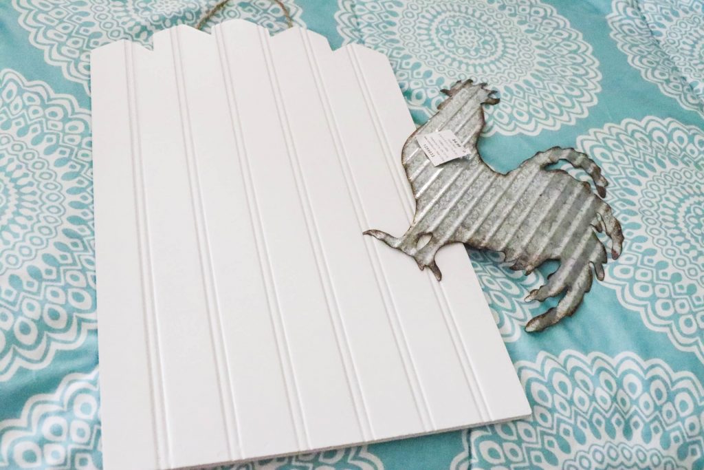 DIY Beadboard Rooster Sign...a 5 minute and 5 dollar project that will add that perfect bit of farmhouse charm to your home!