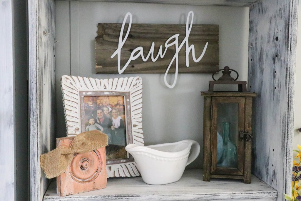 Top tips on how to Transition to Farmhouse Style in your home decor on a budget!