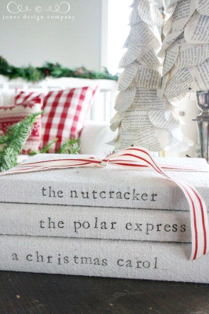 Farmhouse Christmas Inspiration that will make you swoon and want to decorate your entire house in this amazing style!