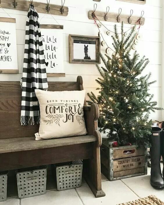 Farmhouse Christmas Inspiration that will make you swoon and want to decorate your entire house in this amazing style!