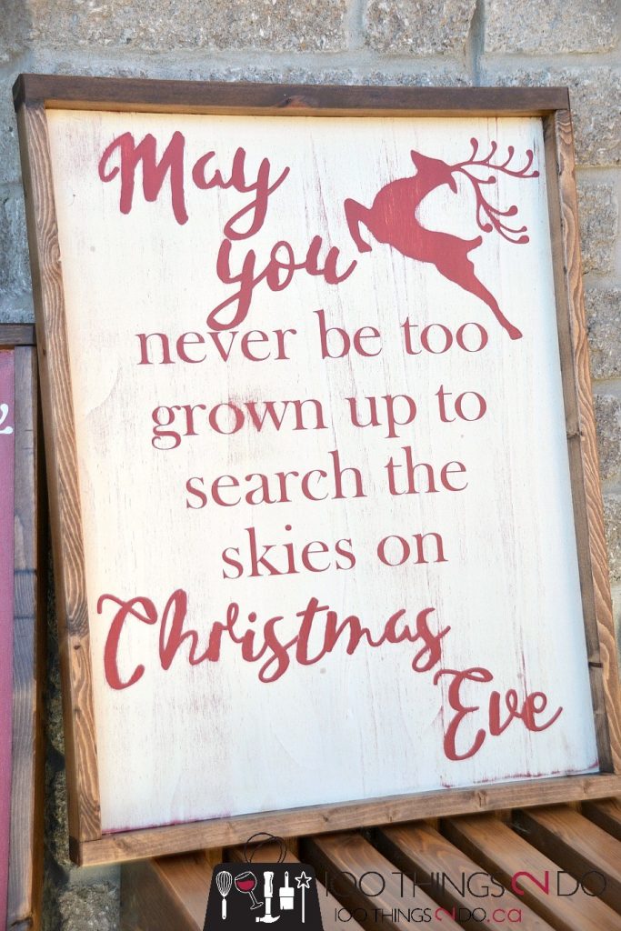 Farmhouse Christmas Inspiration that will make you swoon and want to decorate your entire house in this amazing style!