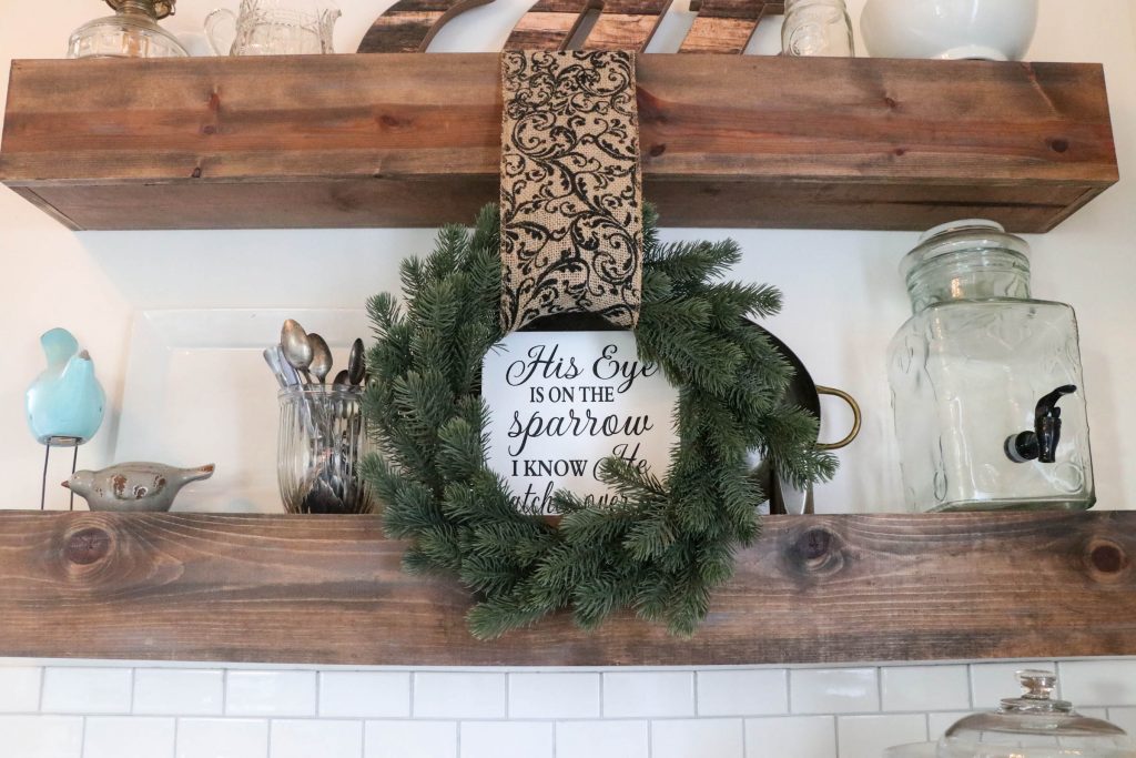 Enjoy a Christmas Tour with The Frosted Farmhouse where you can find ALL things beautiful and farmhouse! She has a true knack for this gorgeous style! Check it out now!