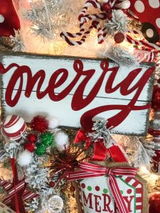 A beautiful and funky red and white Christmas!