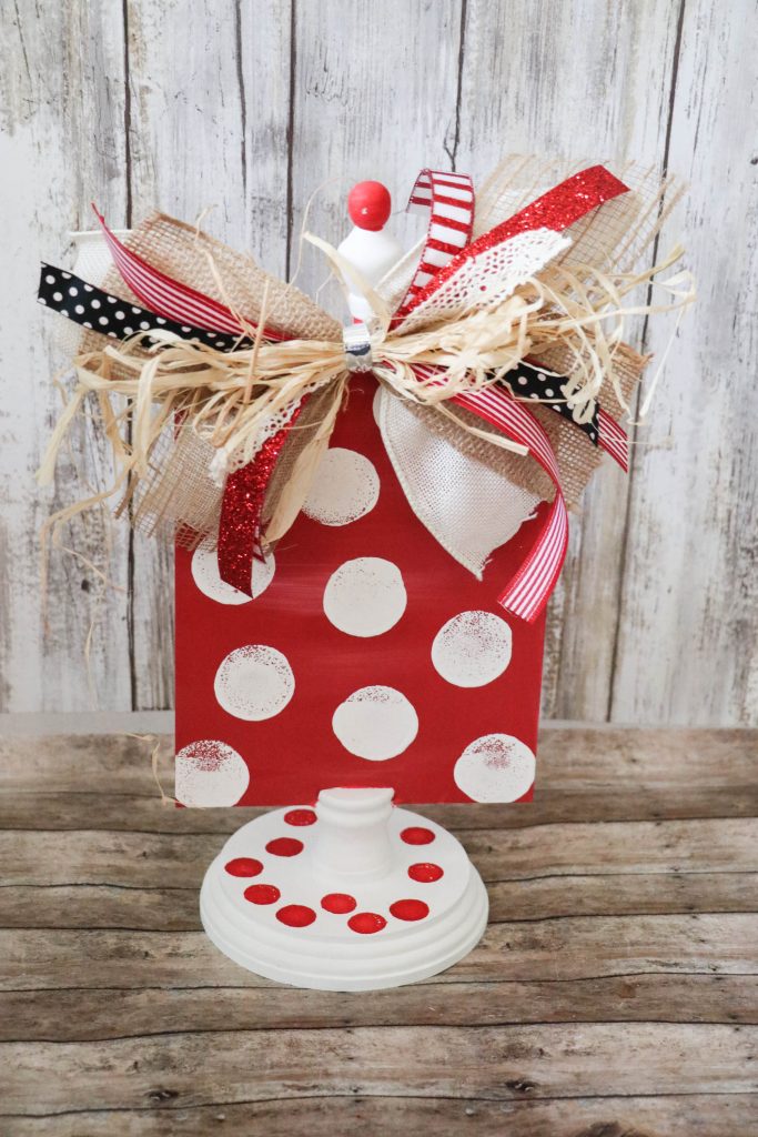 DIY Reversible Valentine's Day & Christmas Decor Stand