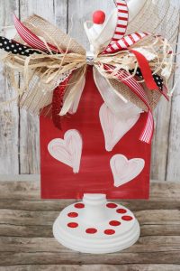 DIY Reversible Christmas and Valentine's Day Stand