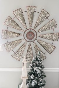 A beautiful and easy transition from Christmas to winter decor!