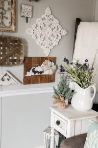 A beautiful and easy transition from Christmas to winter decor!