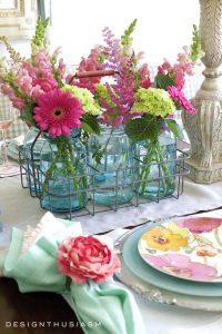 https://designthusiasm.com/summer-flowers-tablescape/