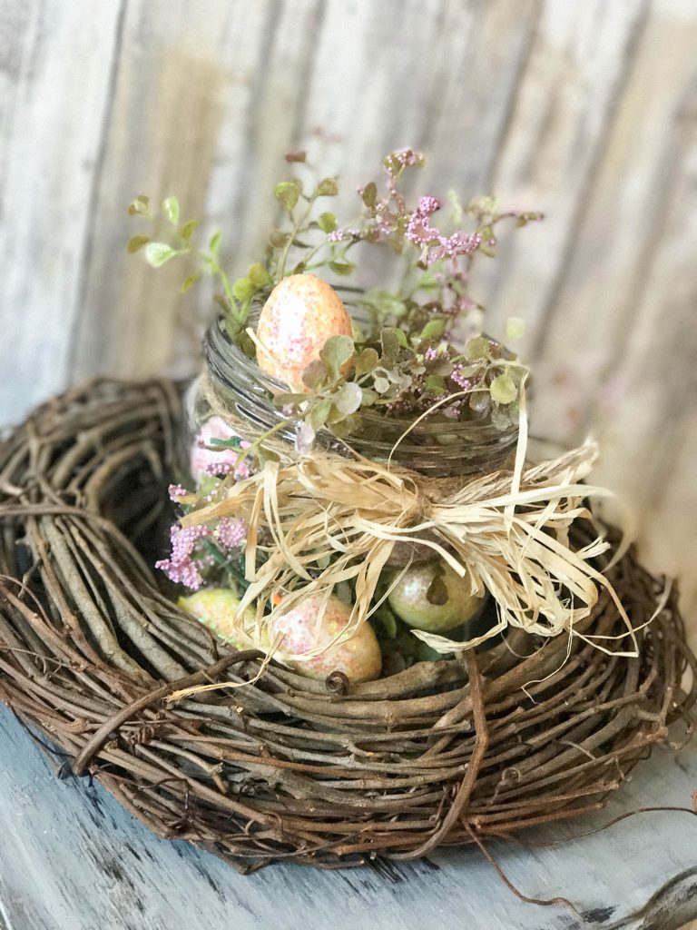 SUPER cute and easy 5 minute Easter table decor for your home!