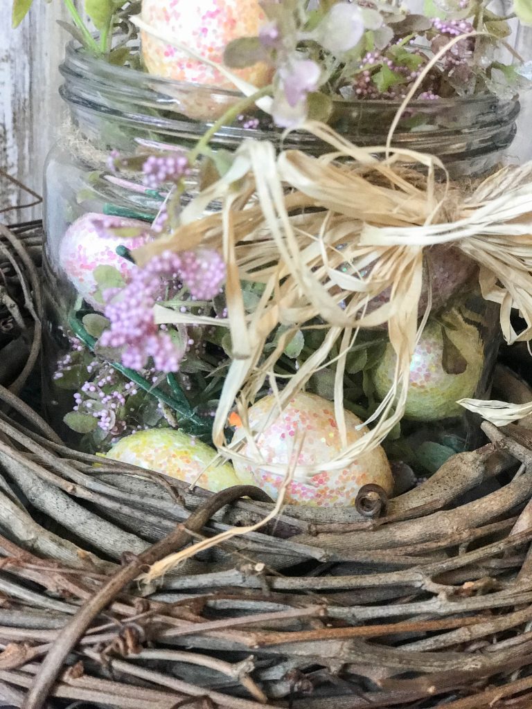 SUPER cute and easy 5 minute Easter table decor for your home!