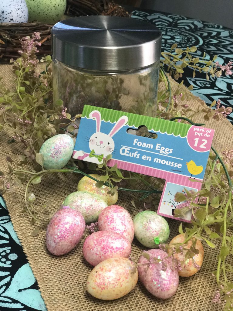 SUPER cute and easy 5 minute Easter table decor for your home!