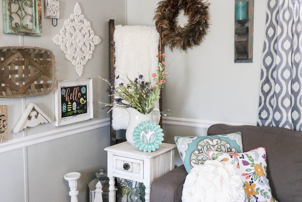 Spring living room decorating doesn't have to be over the top. Just adding a few colorful touches can change your entire look, on a dime!