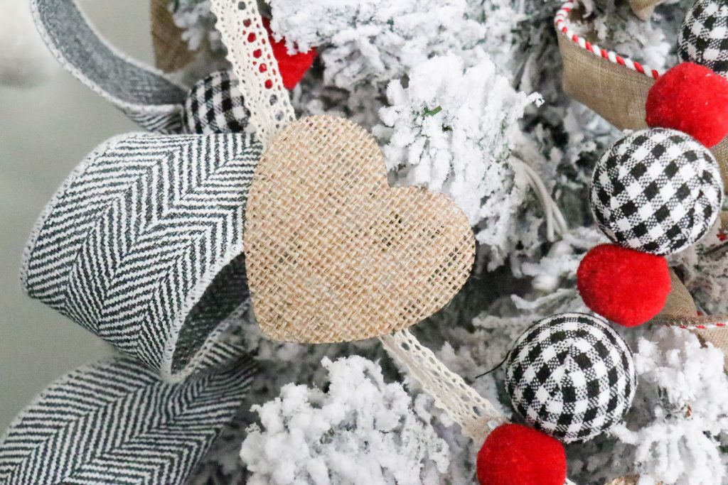 DIY Burlap Valentine's Banner