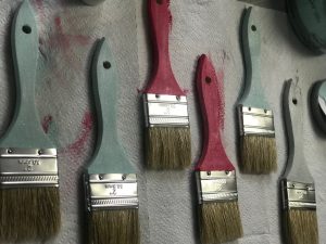 How to make your own DIY Paintbrush garland!