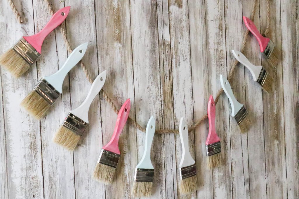 How to make your own DIY Paintbrush garland!