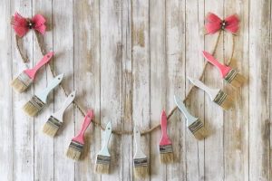 How to make your own DIY Paintbrush garland!