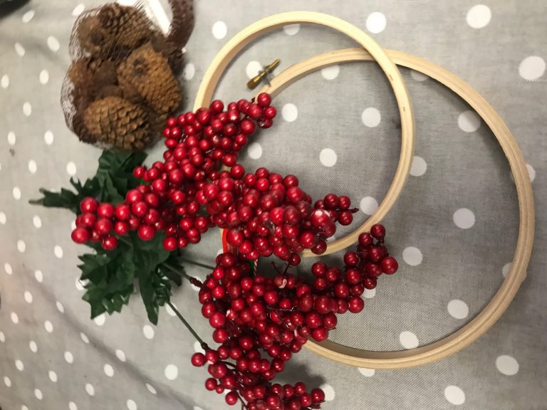diy Dollar Tree embroidery hoop berry wreath ReFabbed