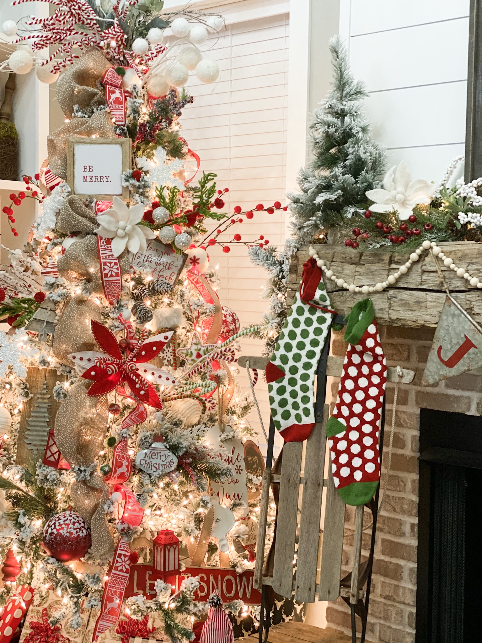 Red and White Christmas Home Tour