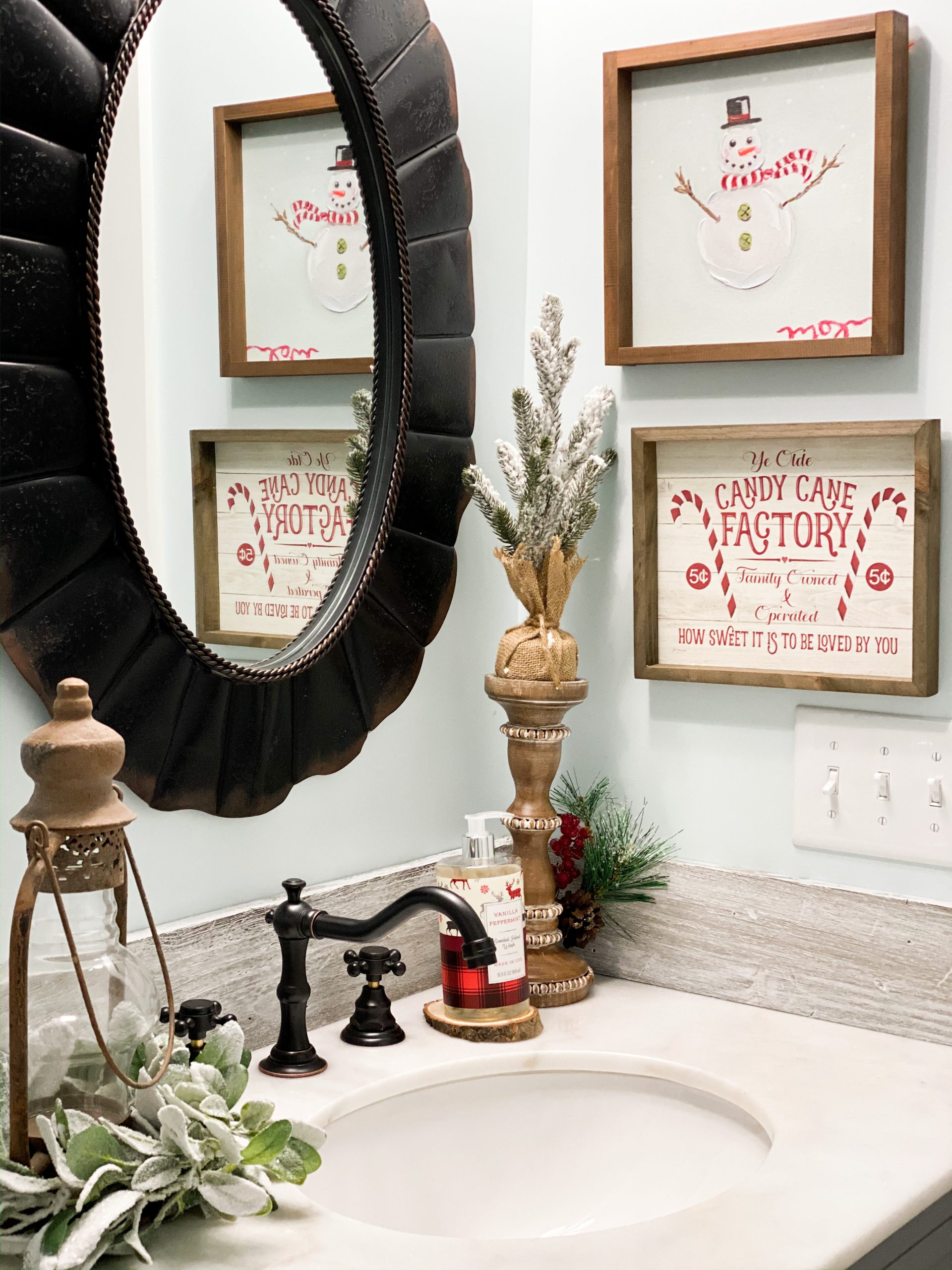 Christmas Guest Bathroom - Re-Fabbed