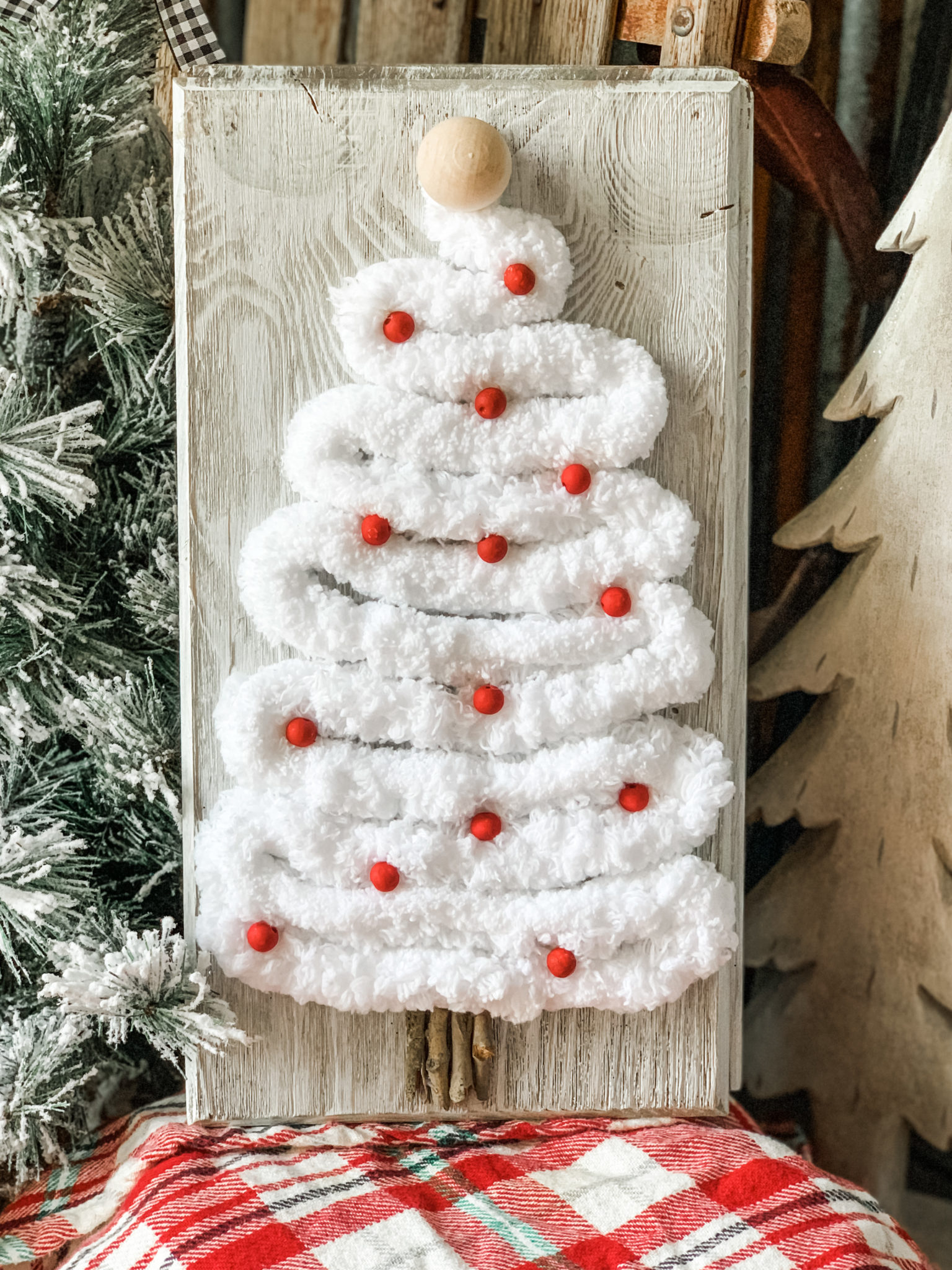 diy yarn Christmas tree - Re-Fabbed