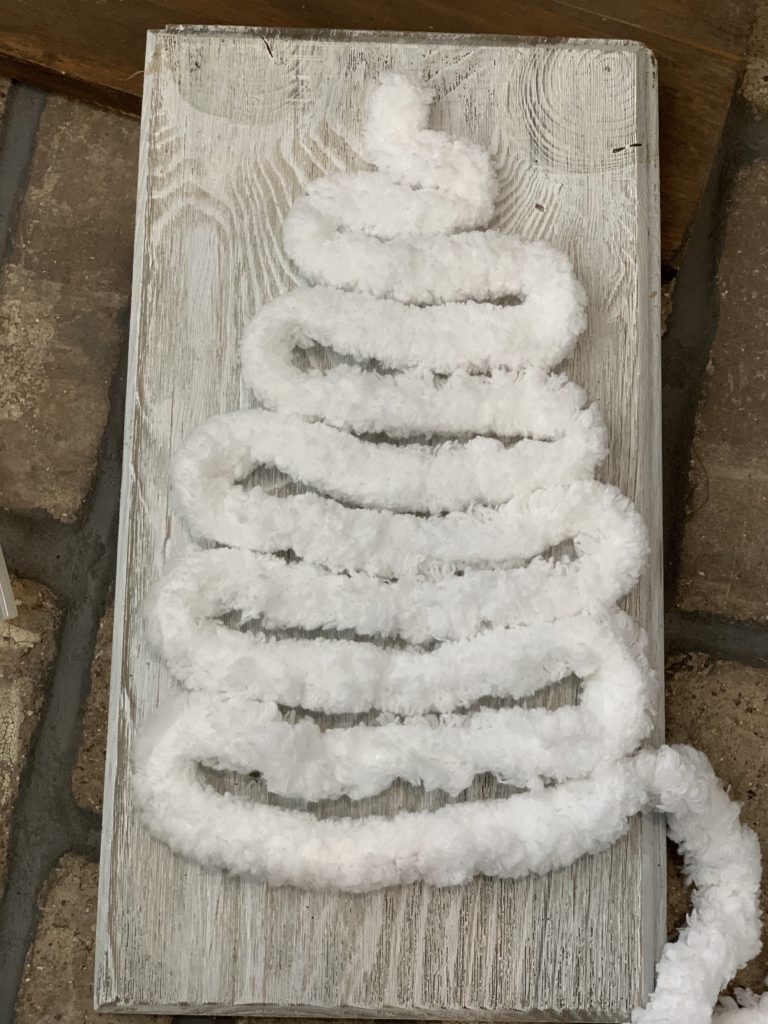 diy yarn Christmas tree - Re-Fabbed