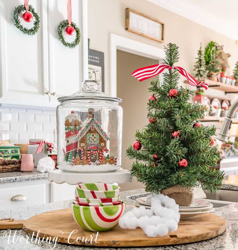 Christmas Kitchen Decor Ideas - Clean and Scentsible