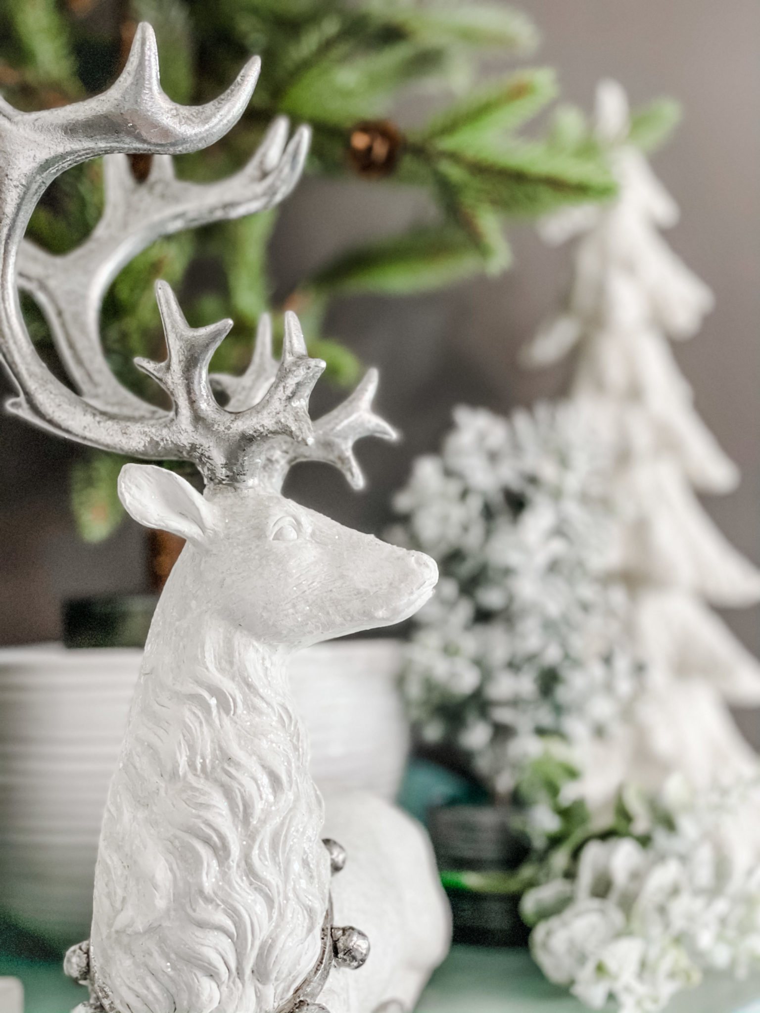 Christmas corner cabinet - Re-Fabbed