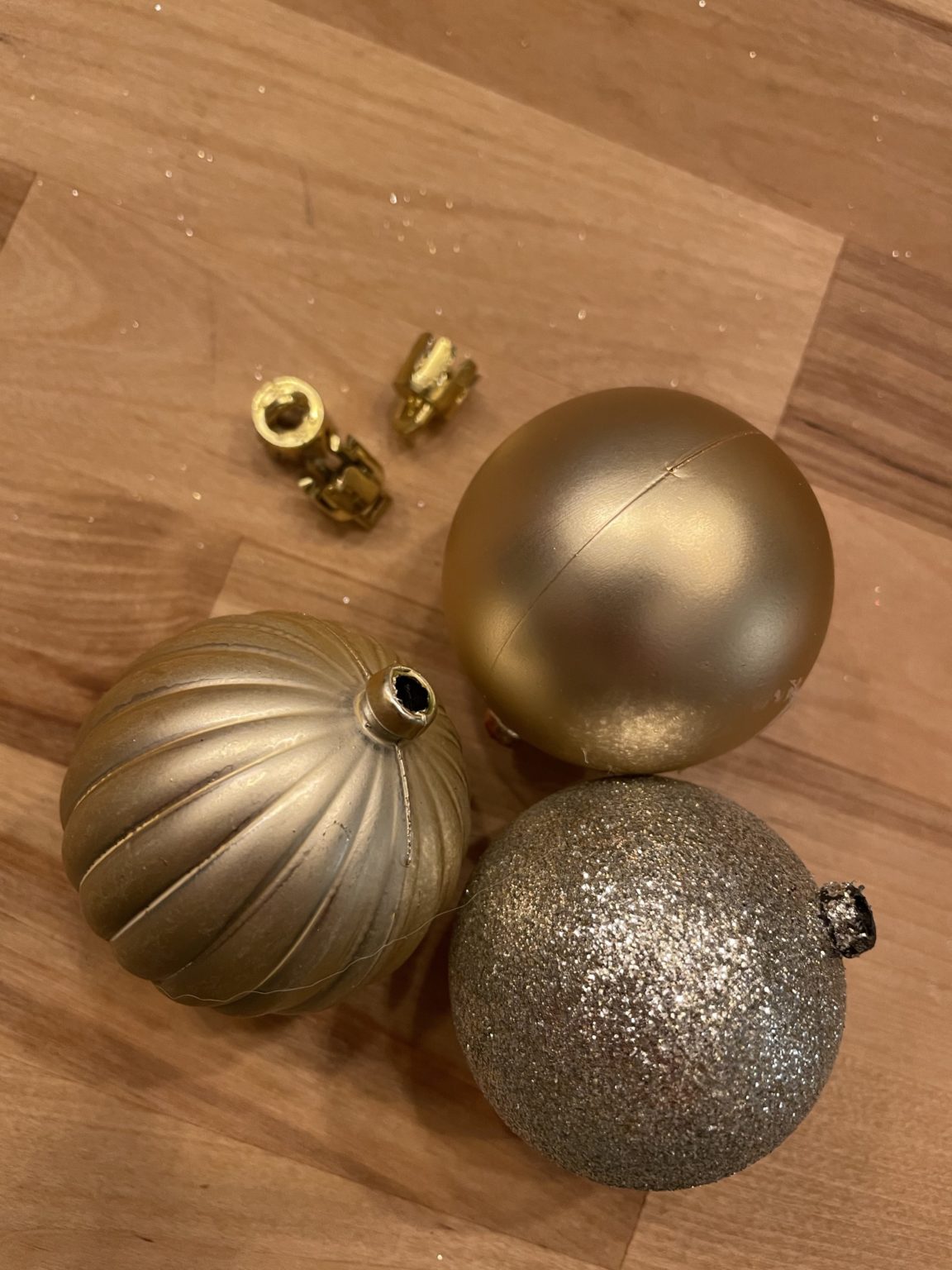 diy dollar tree ornament wreath ReFabbed