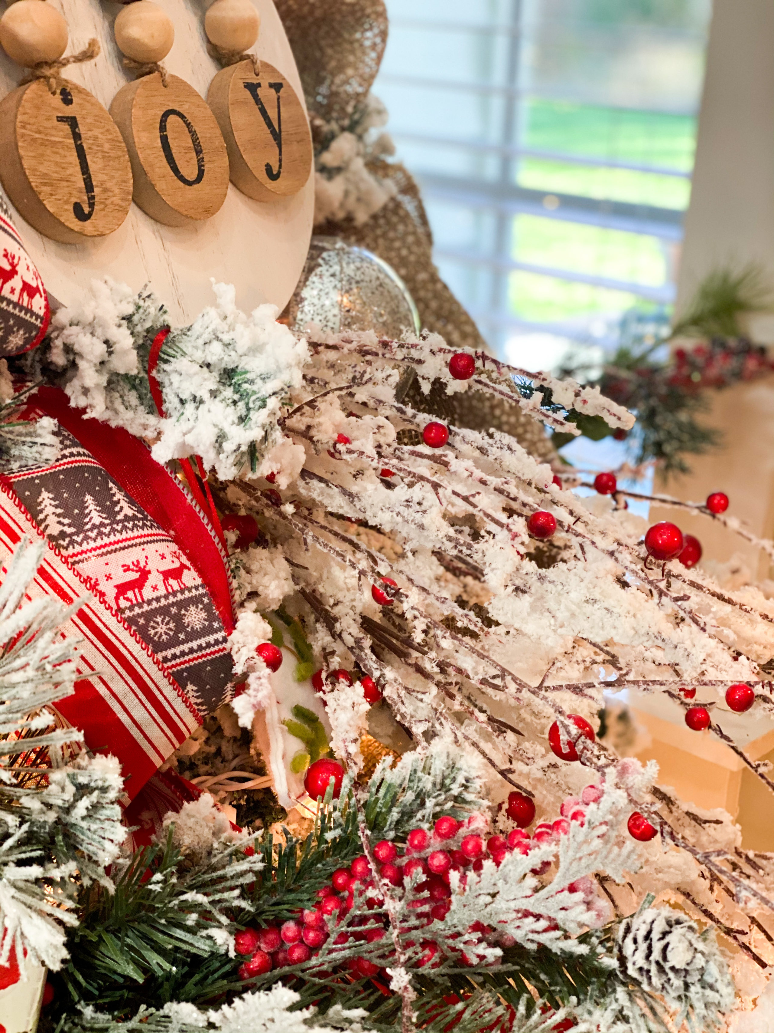 red and white christmas tree with gingerbread - Re-Fabbed