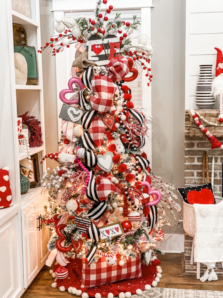 Big Reveal: Valentine's Tree Decorations - Re-Fabbed